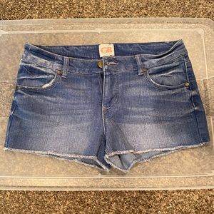 Gianni Bini Size 7 Women’s Denim Shorts